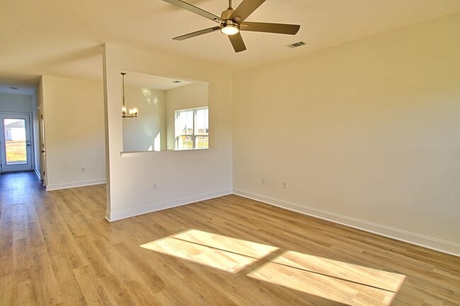 Photo - 18 Walker St