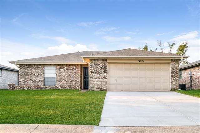 Building Photo - 1601 Chapman Dr