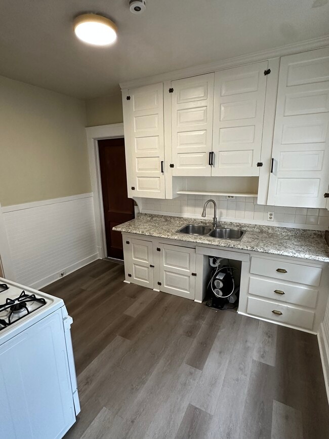 Photo - 1302 W 102nd St Unidad 1st floor