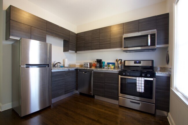 Photo - 3249 W Wilson Ave