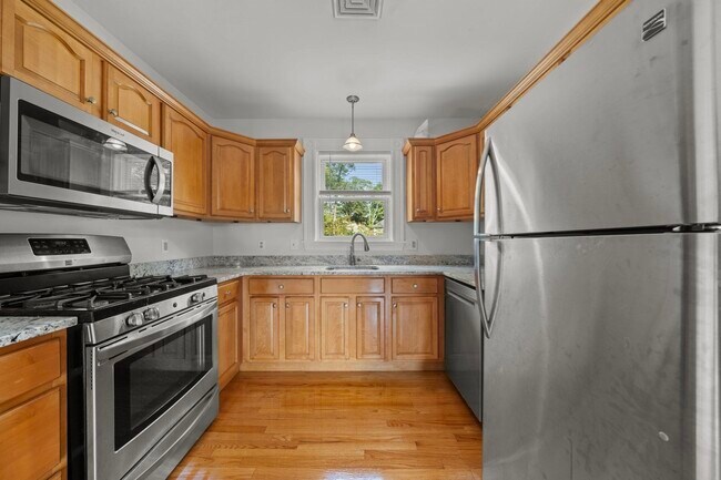 Photo - 169 Franklin St