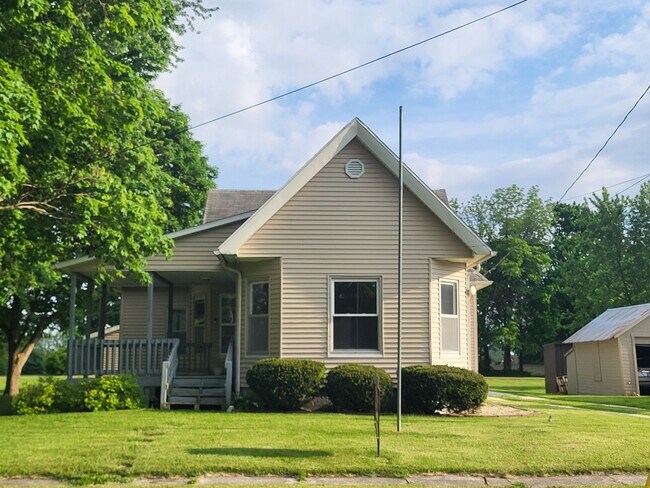 Photo - 215 W Walnut St House