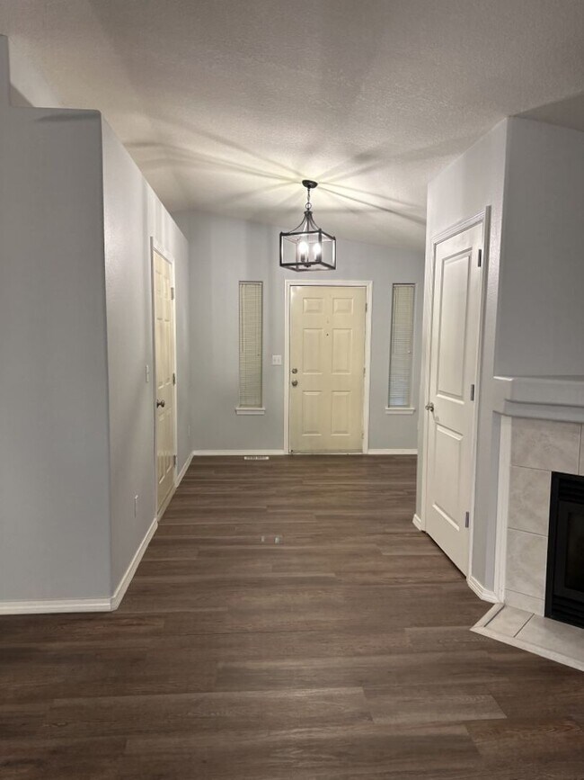 Photo - Charming 2 Bedroom Townhome