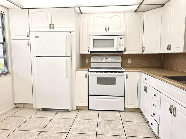 Photo - 2803 Victoria Way Unidad B1