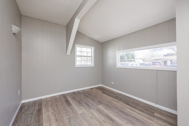 Photo - 1025 Whitaker Dr