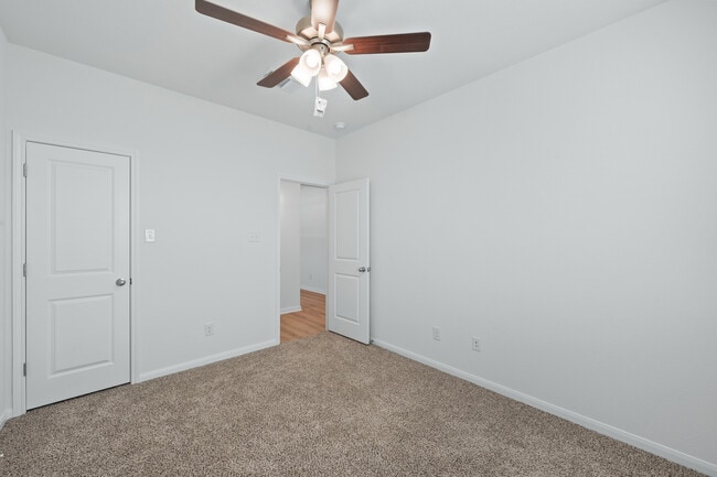 Photo - 8014 Timber Holw Ln