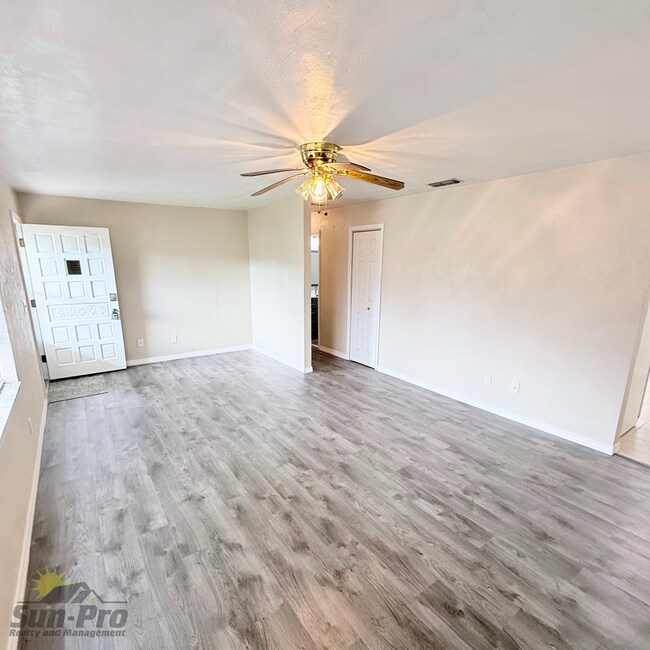 Photo - 1985 Big Oak Dr