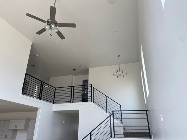 Photo - 1307 W Quailhill Rd Unidad Whole