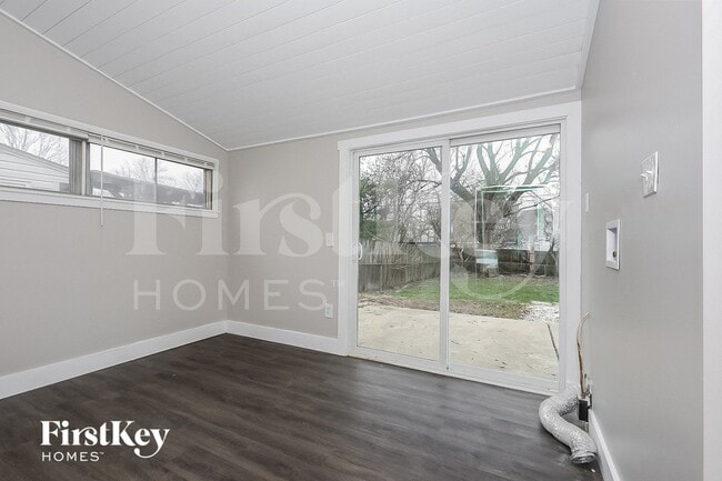 Photo - 3976 Richard Ave