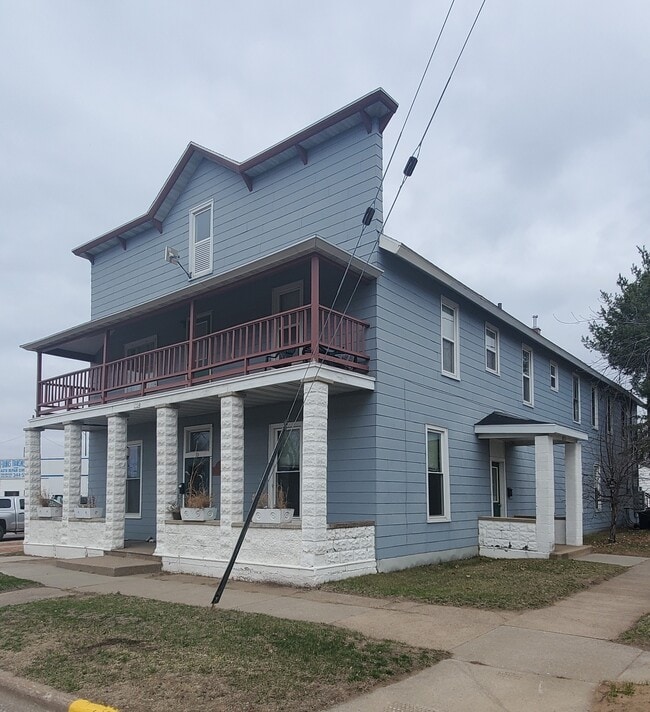 Building Photo - 1716 Monroe St