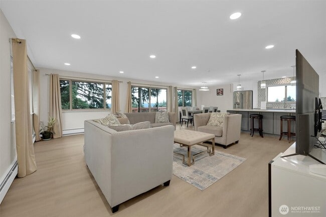 Photo - 4422 108th Ave E
