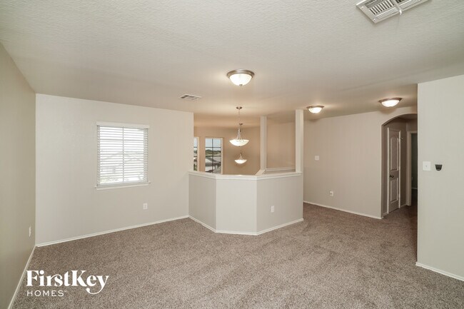 Photo - 1013 DUMFRIES Dr