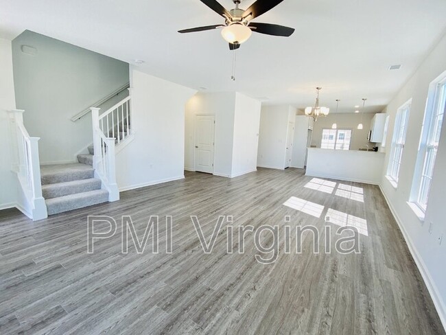 Photo - 1909 Brentford Ln