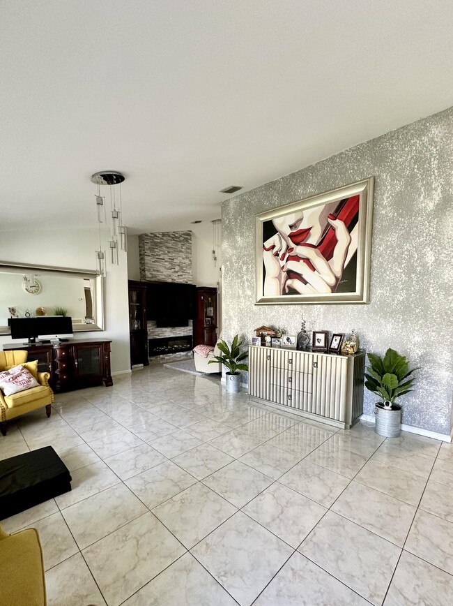 Photo - 13965 Aster Ave