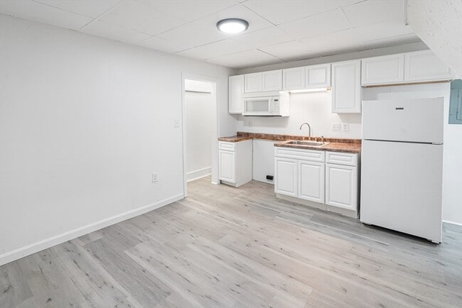 Photo - 8-10 Allen St Unit 3F