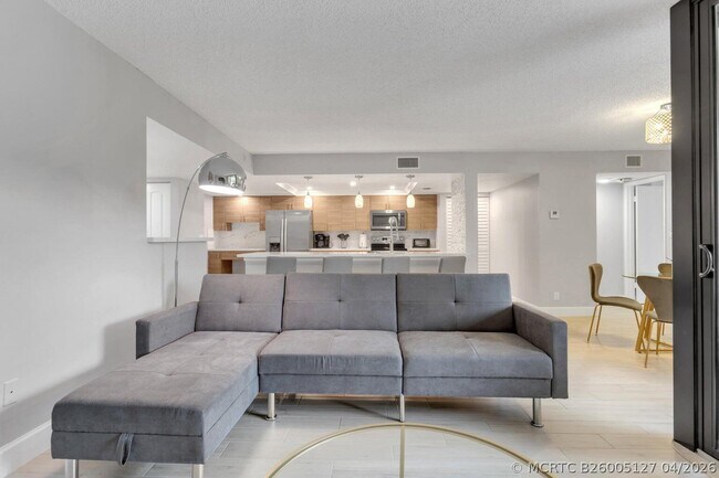 Photo - 955 Dotterel Rd