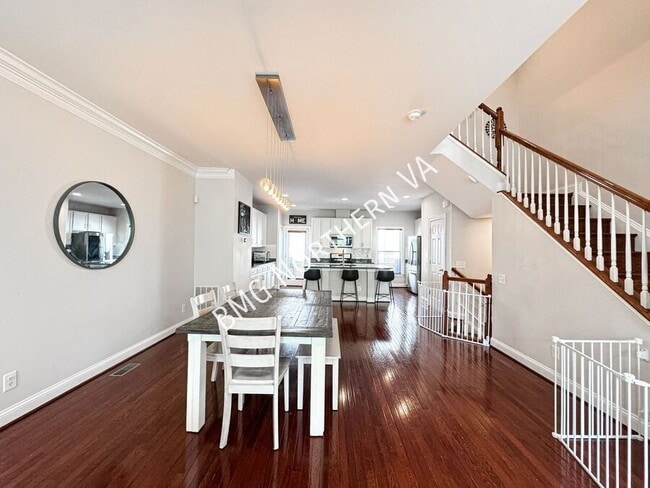 Photo - 9471 Canonbury Square