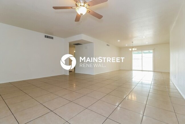 Photo - 4 Bedroom Pet-Friendly Home in GLENDALE, AZ with Main Street Renewal