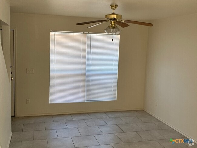 Building Photo - 2807 Vernice Loop Unit A Rental