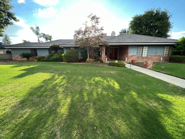 Northwest Bakersfield Home - Northwest Bakersfield Home