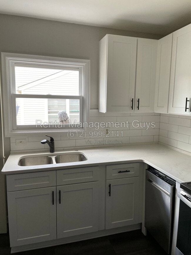 Photo - 3714 Kipling Ave
