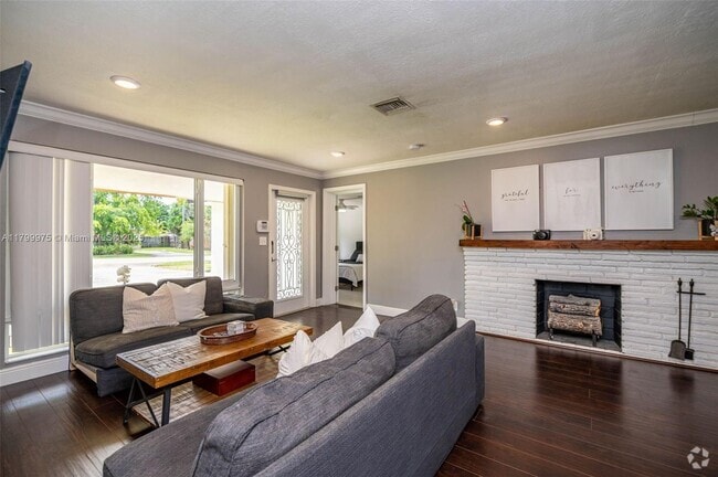 Building Photo - 1620 SW 33rd Ave Rental