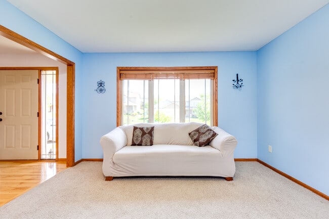 Photo - 6311 Fairway Dr NW