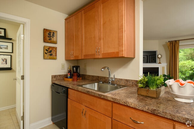 Kitchen - Walnut Crossing Apartments