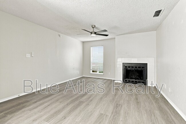 Photo - 8133 Foxfire Ln