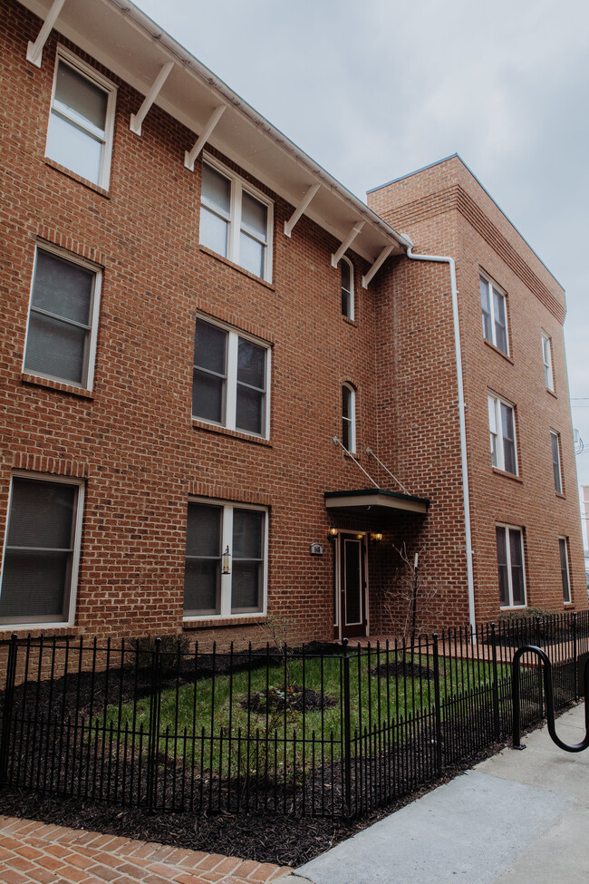 Building Photo - 148 N Loudoun St Rental