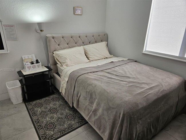 Photo - 701 NW 127th Pl