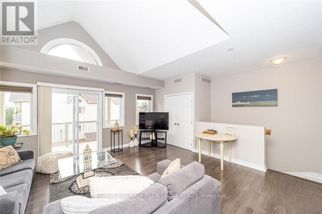 Photo - 157 Crestway Dr