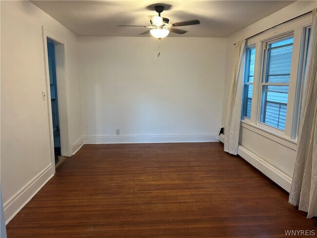 Photo - 394 Westgate Rd