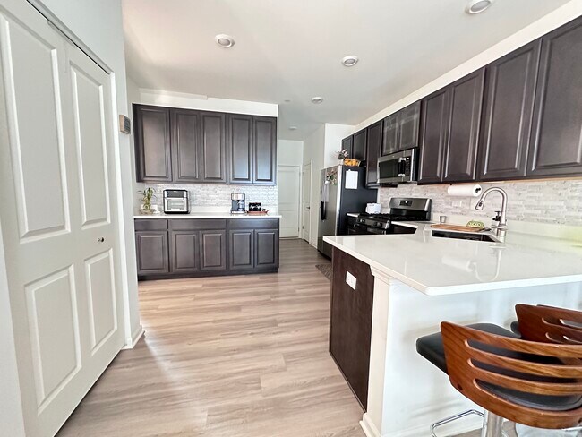 Photo - 2049 Stuttle Rd