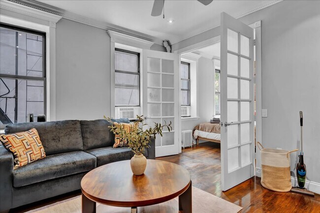 346 E 18th St Unit SI ID1254596P