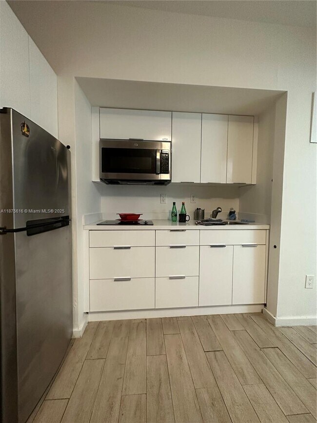 Photo - 1611 Meridian Ave Unidad 103