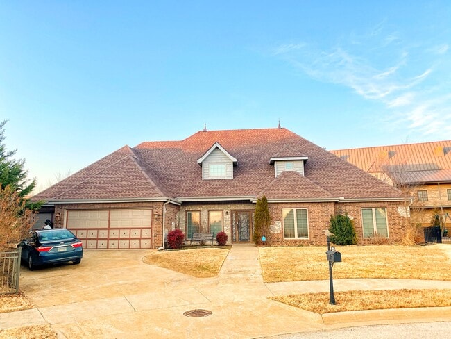 Photo - 300 SW Bordeaux Ct House