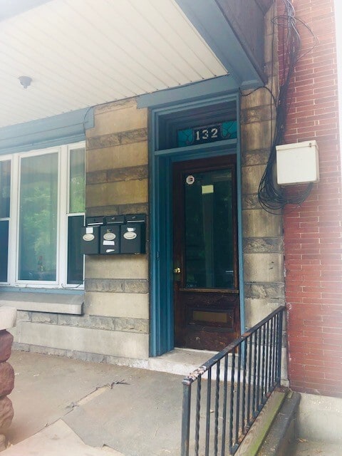 Building Photo - 132 Clymer St Unit 2