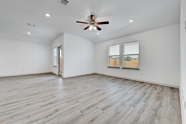 Photo - 132 Sweetwater Crk Ln