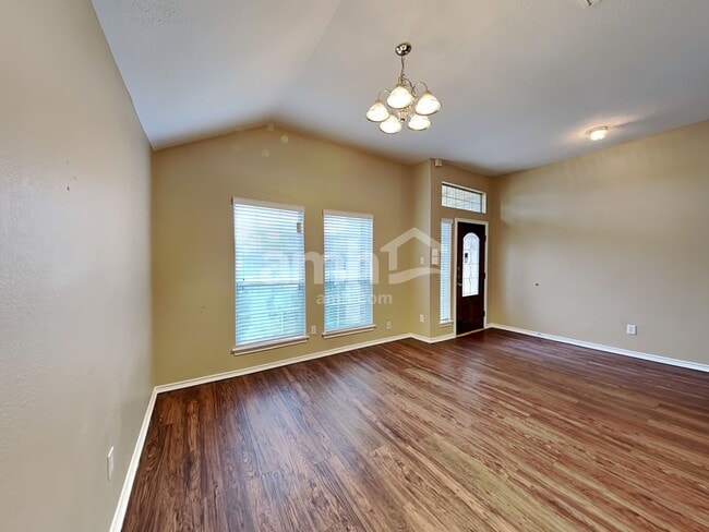 Photo - 1835 Manor Dr