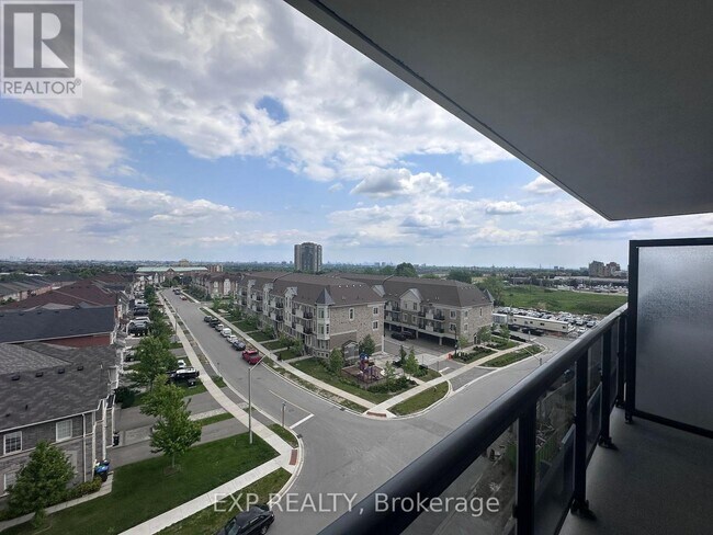 Photo - 5105 Hurontario St Unit 628