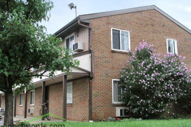 Building Photo - Celeron Suites