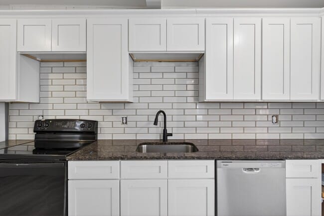 Photo - 355 S 9th St