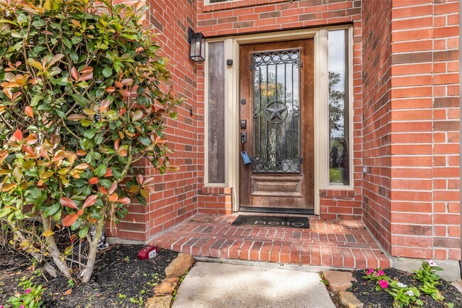 Photo - 25031 Aughton Dr