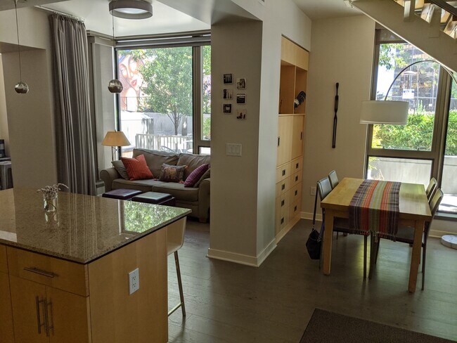 Dining - 38 N Almaden Blvd Unit 101