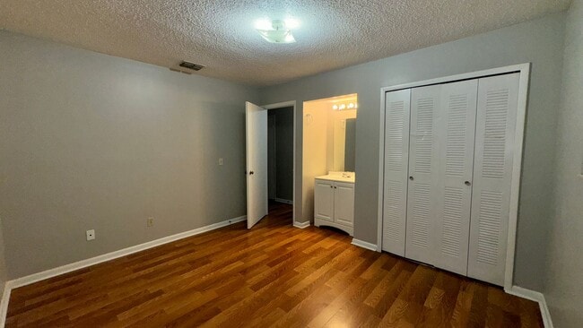 Photo - 2 Bedroom - 1 Bath Condo Available for Imm...