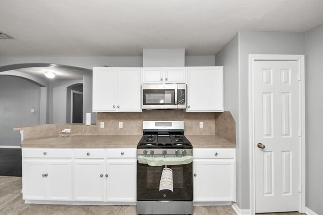 Photo - 3506 Evergreen Sq Trl