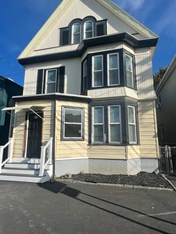 Building Photo - 65 Hudson Ave