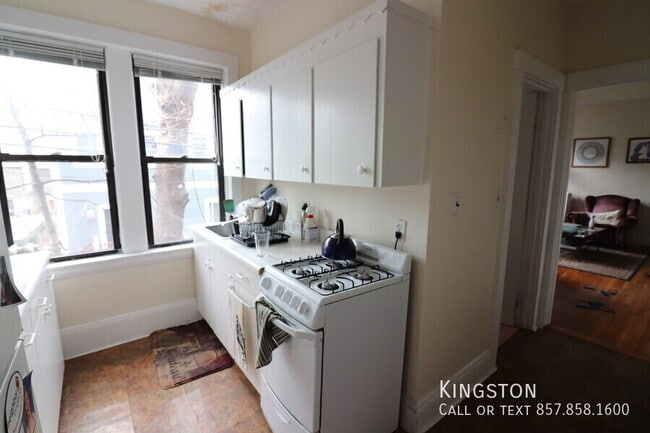 Photo - 121 Babcock St Unit 4R