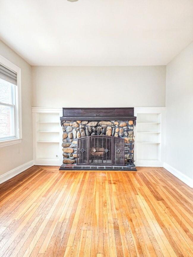 Photo - Renovated 2 Bedroom Apartment in Wooster Square! Unit 4 (3)